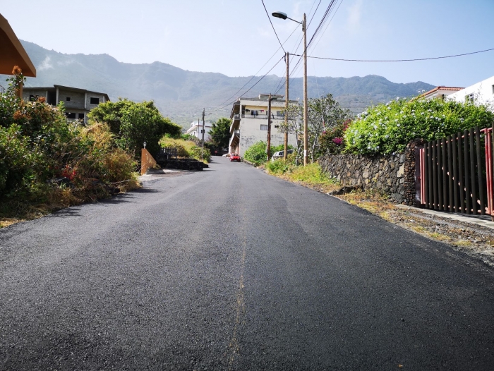 El Ayuntamiento de La Frontera asfalta la calle Tejeguate